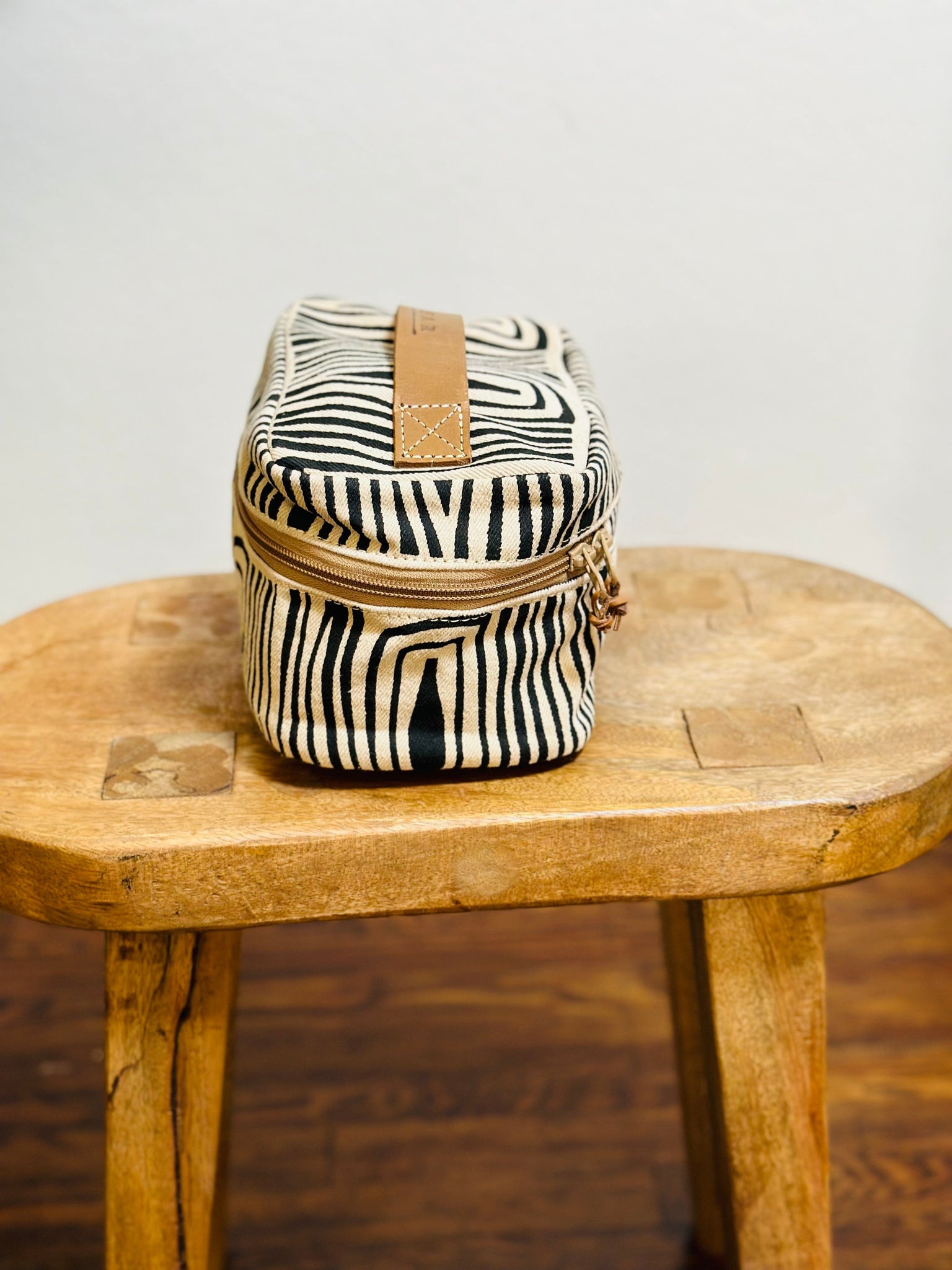 ShopYego Bags Zebra Print Alamata Makeup Bag